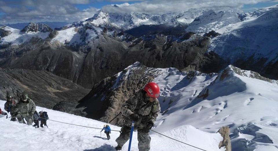 Nevado Ishinca Peru, Climbing cordillera Blanca 2023