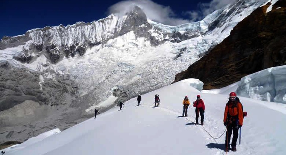 Nevado Pisco Summit, Peru full viajes